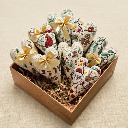 💖Hartvormig handgeborduurd kerstpakket