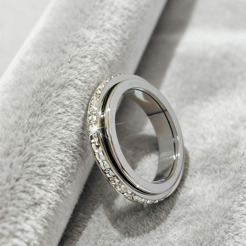 🎊【📍Exquisite Collection📍】Titanium Steel Rotatable Spinner Ring with Zirconia💫💍