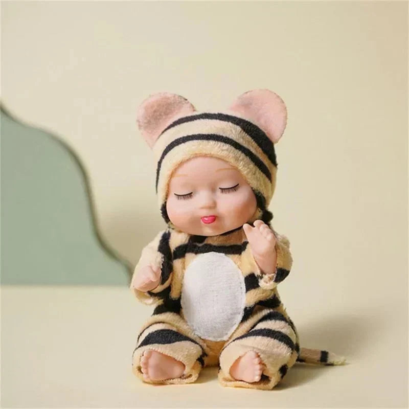 🎁Nu 50% Korting! Mini Reborn Babypoppen Set – Levensechte Mini Poppen met Schattige Dierenbadjasjes, Perfect Cadeau voor Kinderen